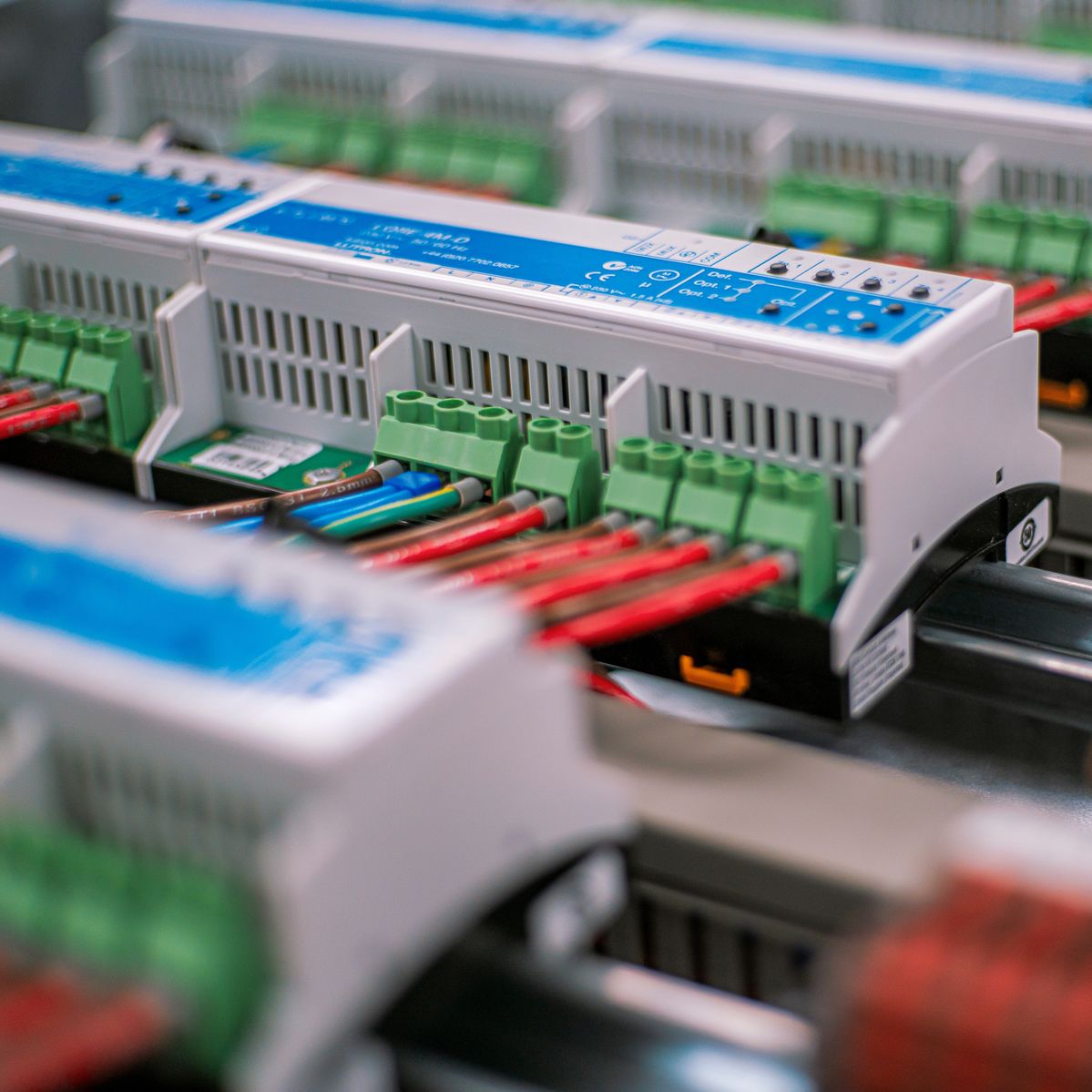 Sự Khác Biệt Giữa DALI, DALI-2 và D4i Trong Công Nghệ Chiếu Sáng Thông Minh